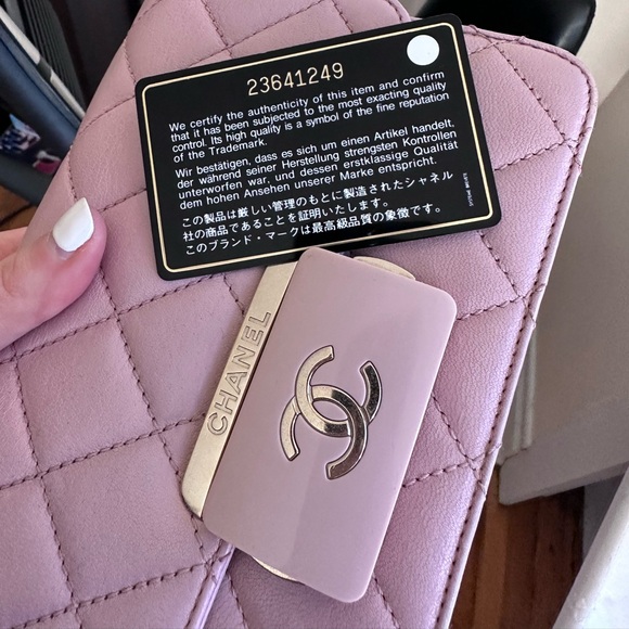 Chanel pink mini beauty lock bag in sheepskin leather - Picture 2 of 6